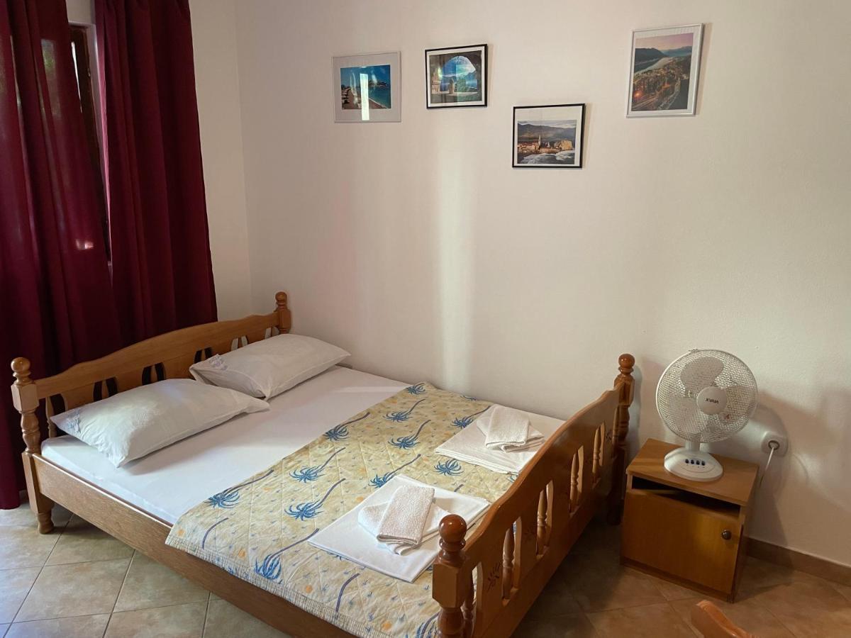 Apartmani Ivana Tivat Eksteriør billede